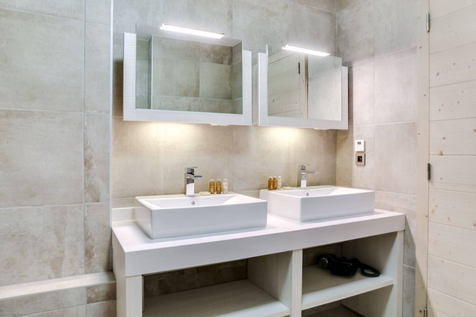 Courchevel 1550 Luxury Rental Appartment Telamite Bathroom