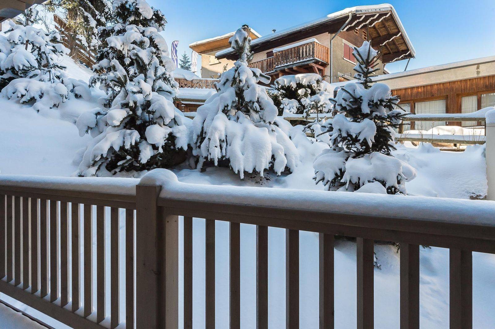 Courchevel 1550 Luxury Rental Appartment Telekia Balcony