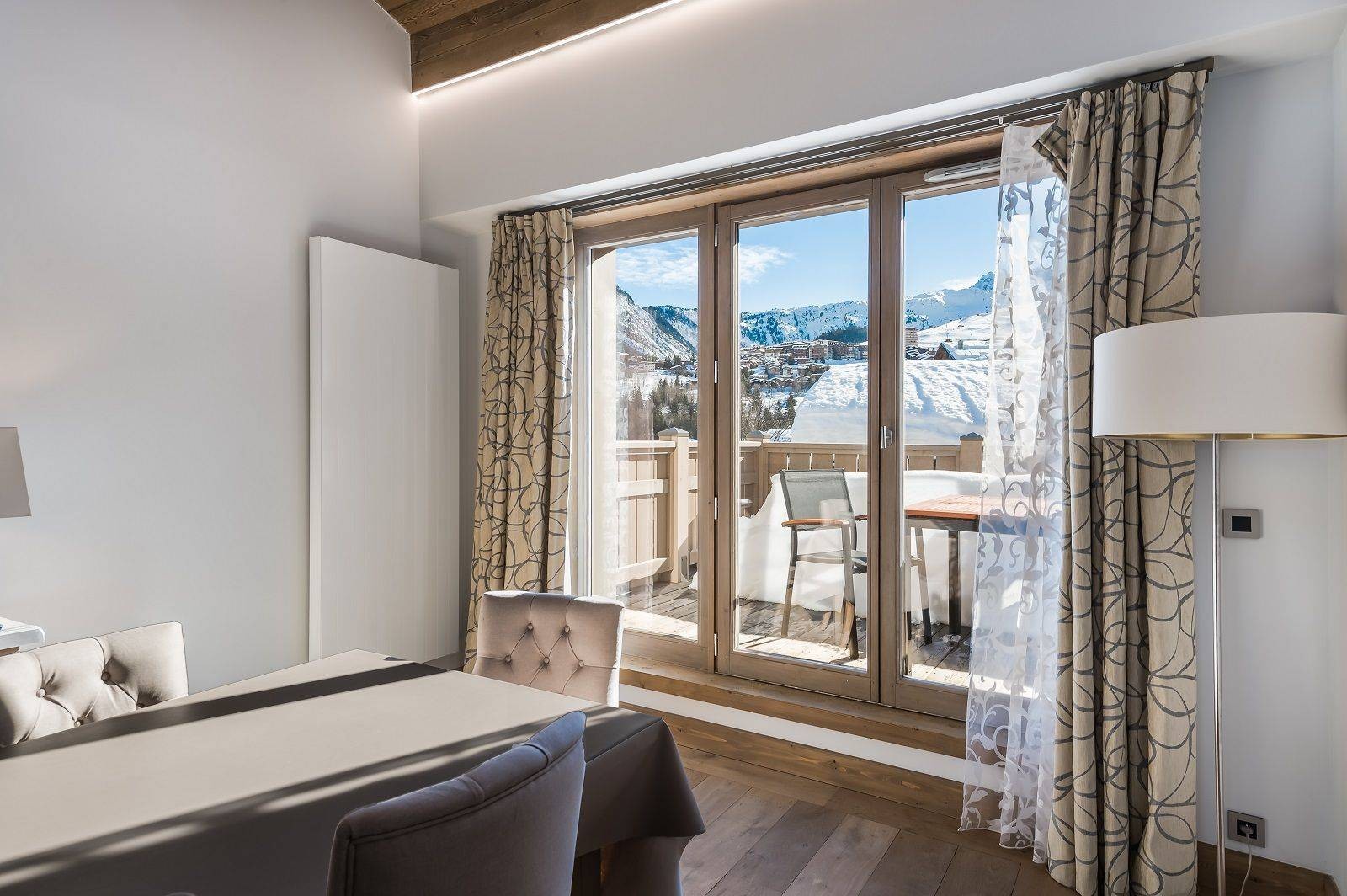 Courchevel 1550 Location Appartement Luxe Telukia Salle A Manger 2