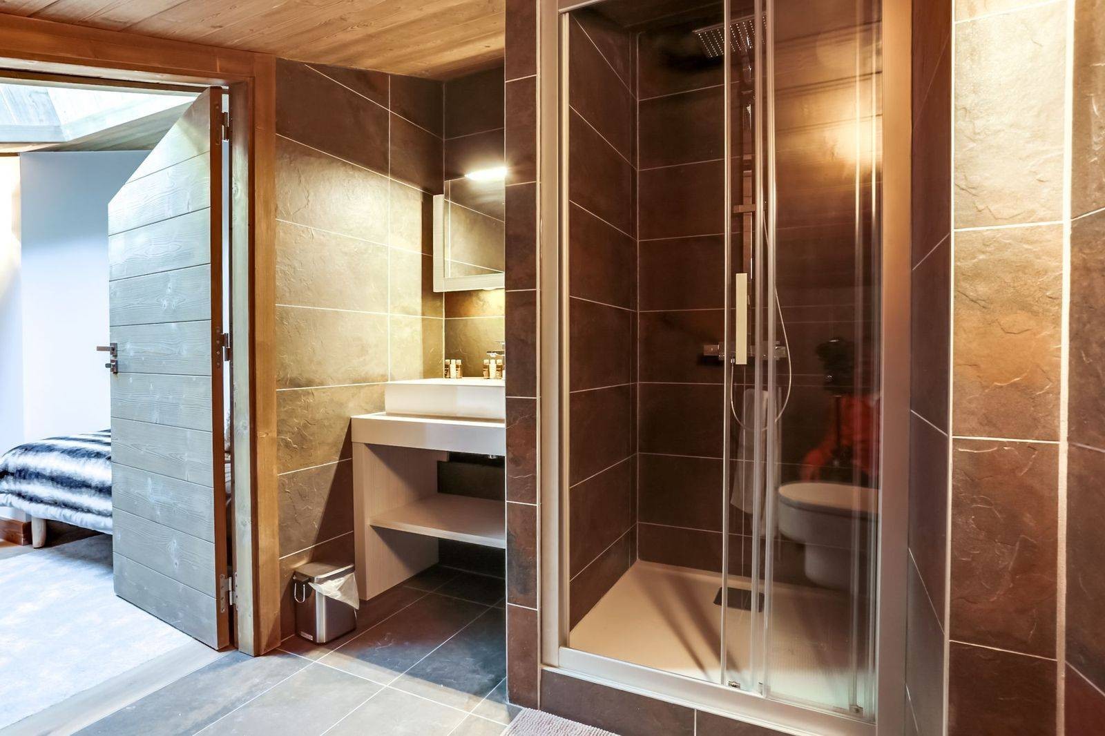 Courchevel 1550 Luxury Rental Appartment Telukia Bathroom 3