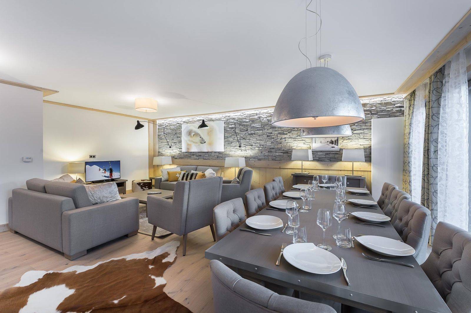 Courchevel 1550 Luxury Rental Appartment Telumite Dining Room