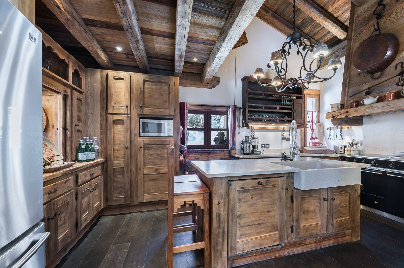 Courchevel 1550 Luxury Rental Chalet Niobite Kitchen