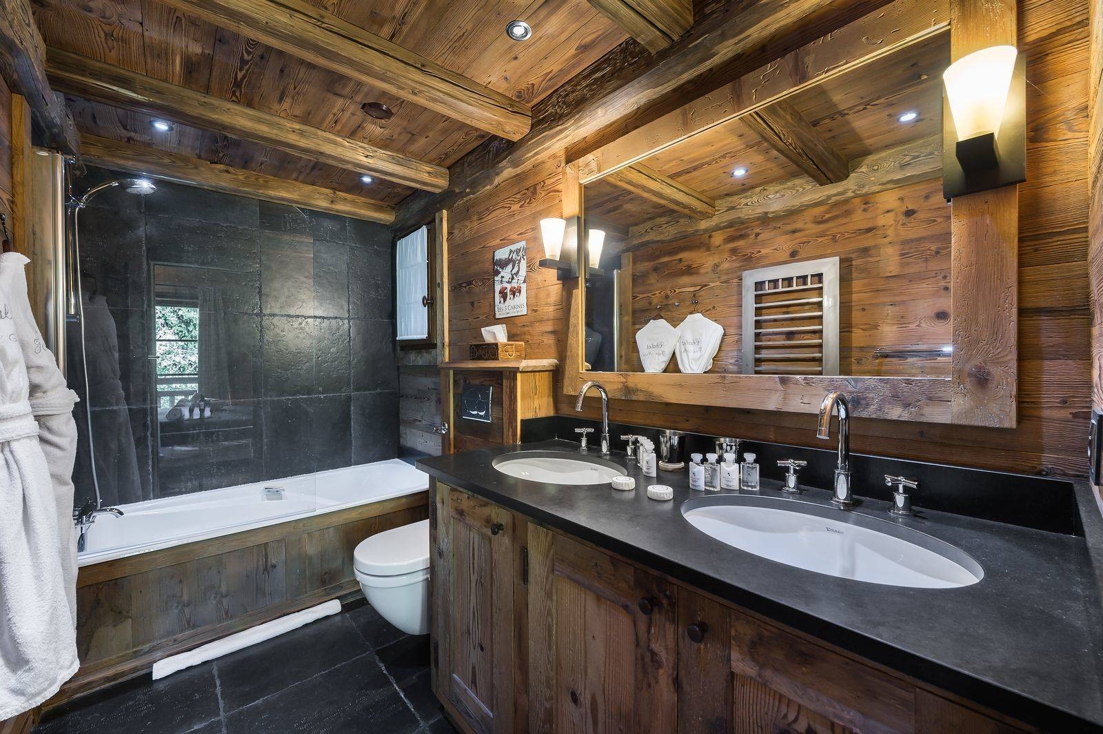 Courchevel 1550 Luxury Rental Chalet Niuréole Bathroom