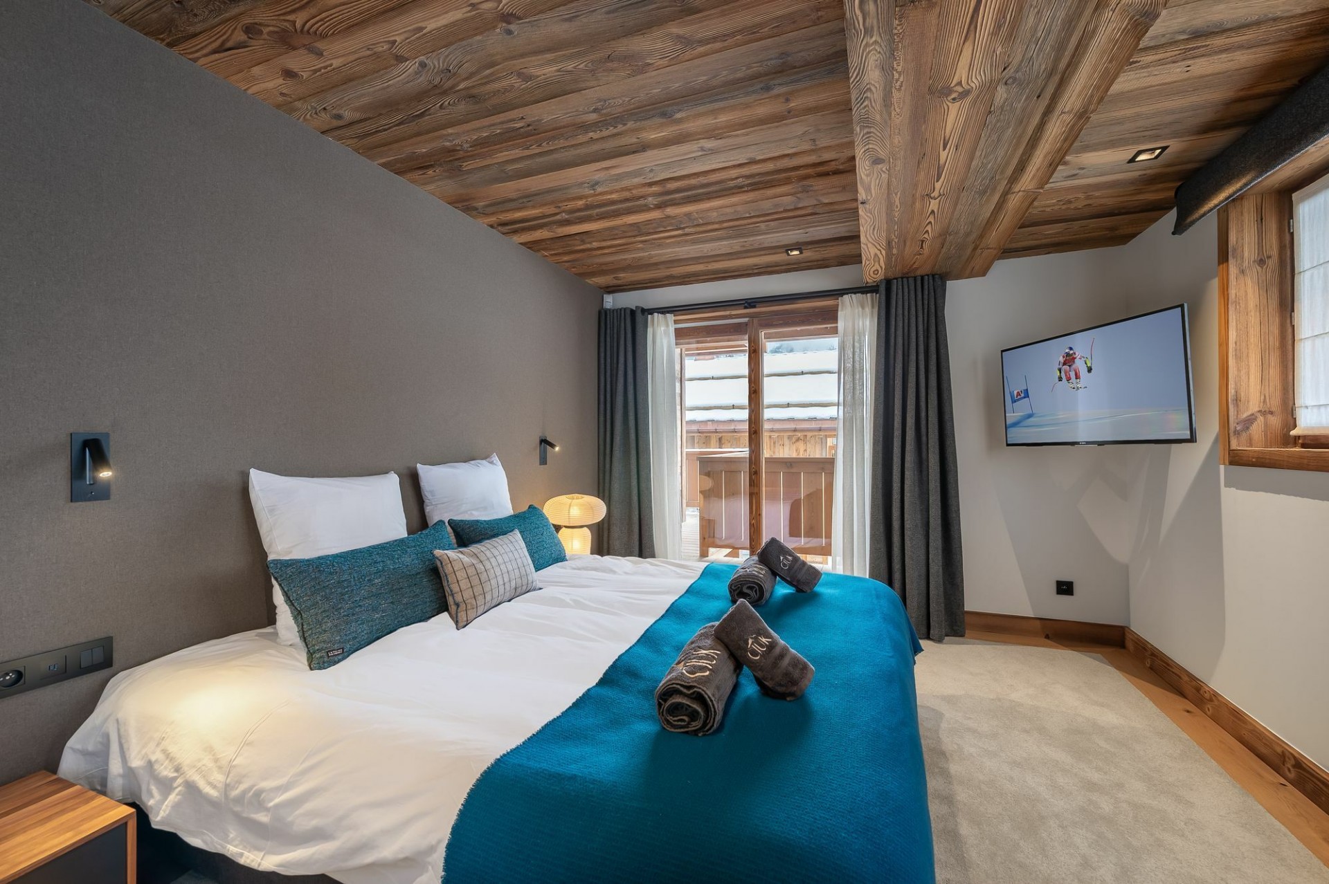 Courchevel Luxury Rental Chalet Nuummite Bedroom 2