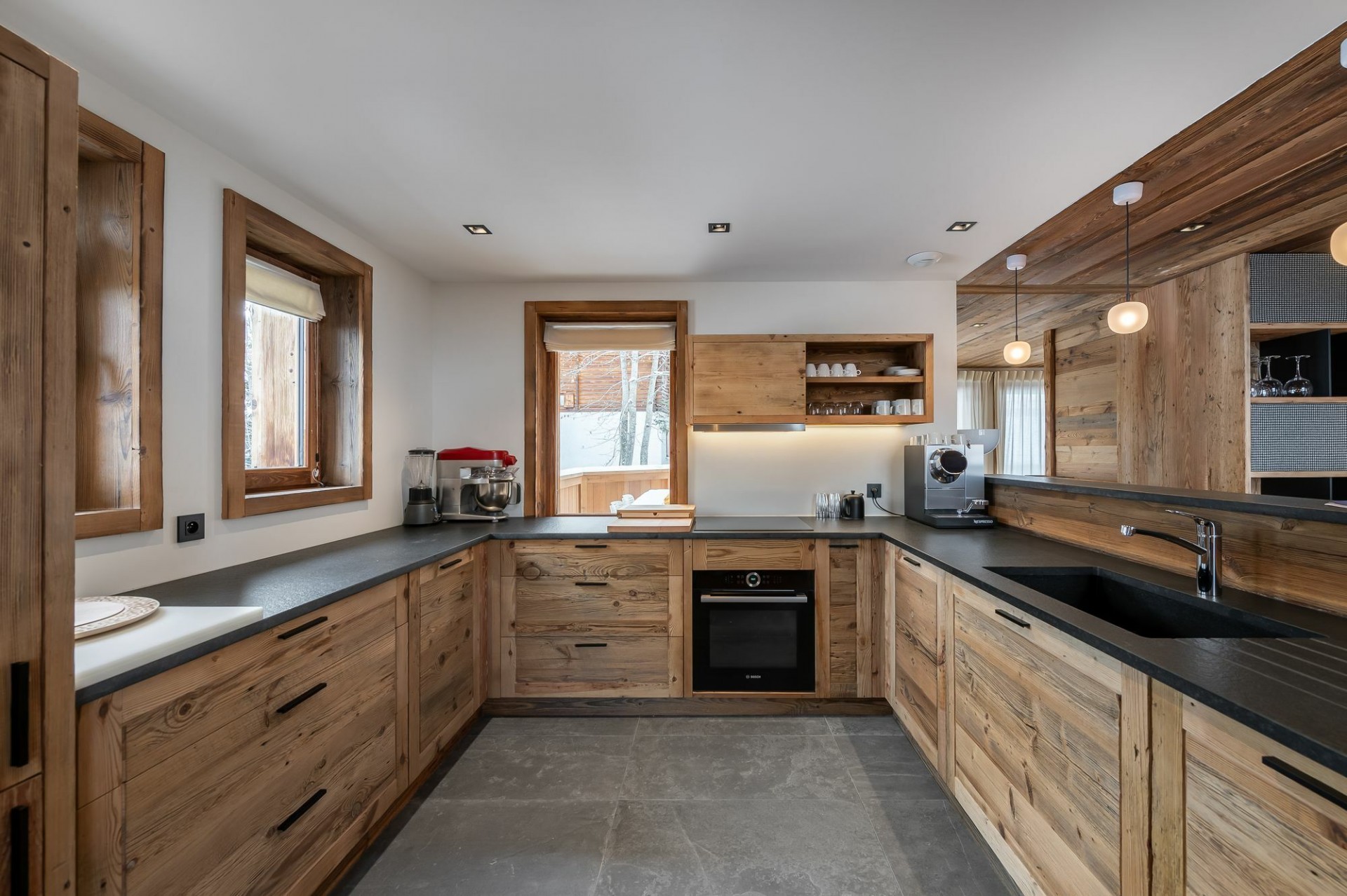 Courchevel Luxury Rental Chalet Nuummite Kitchen