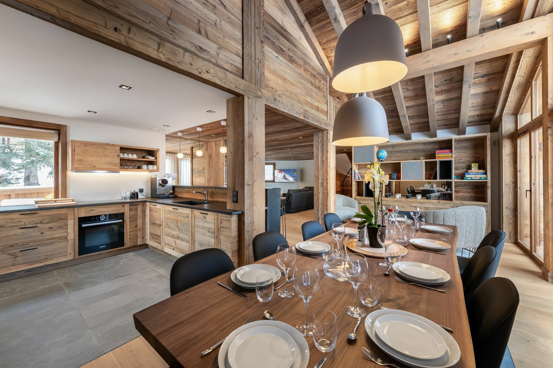 Courchevel Luxury Rental Chalet Nuummite Dining Room