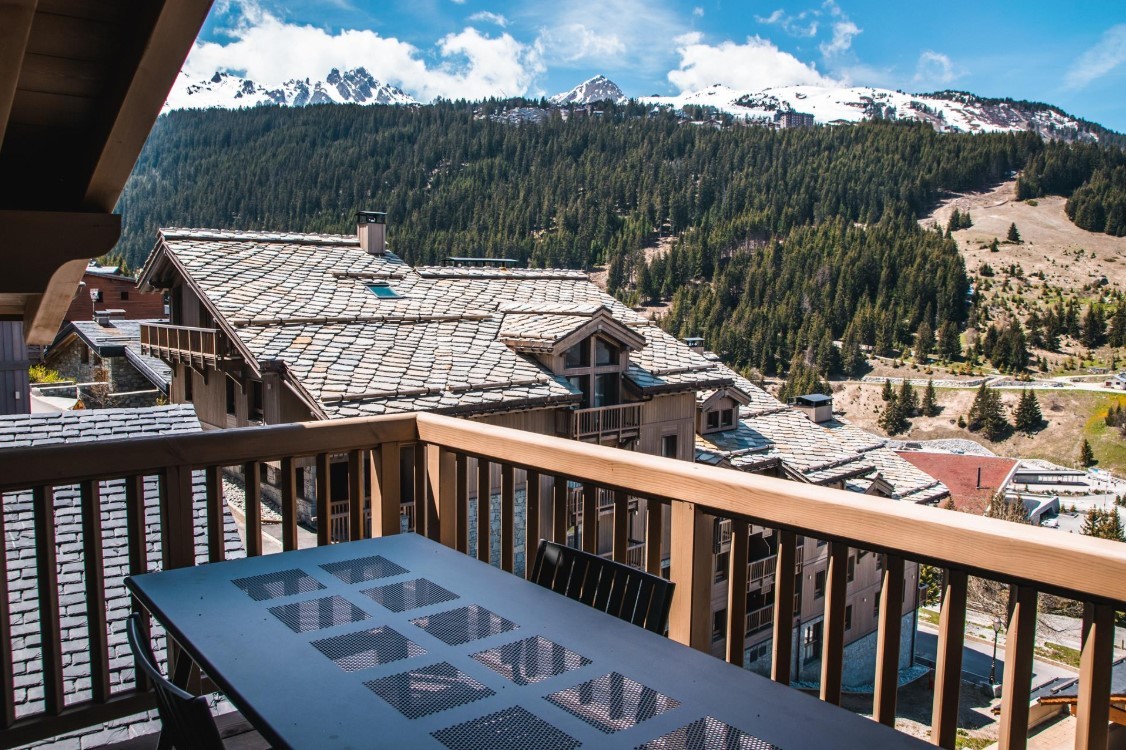 Courchevel 1650 Luxury Rental Appartment Altanto Balcony