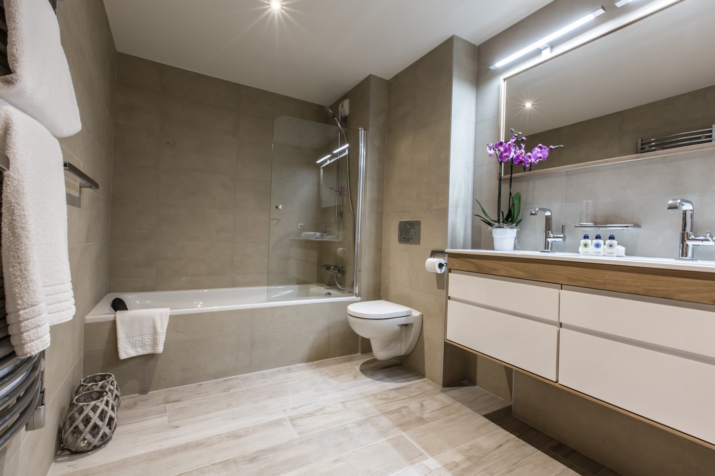 Courchevel 1650 Luxury Rental Appartment Altu Bathroom 4