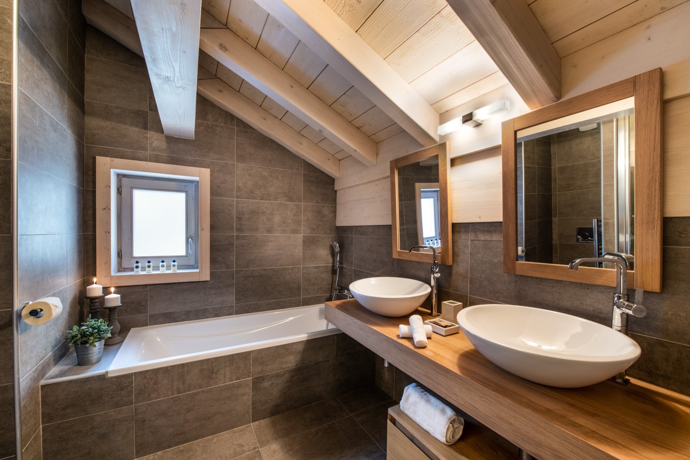 Courchevel 1650 Luxury Rental Appartment Aluminite Bathroom 2