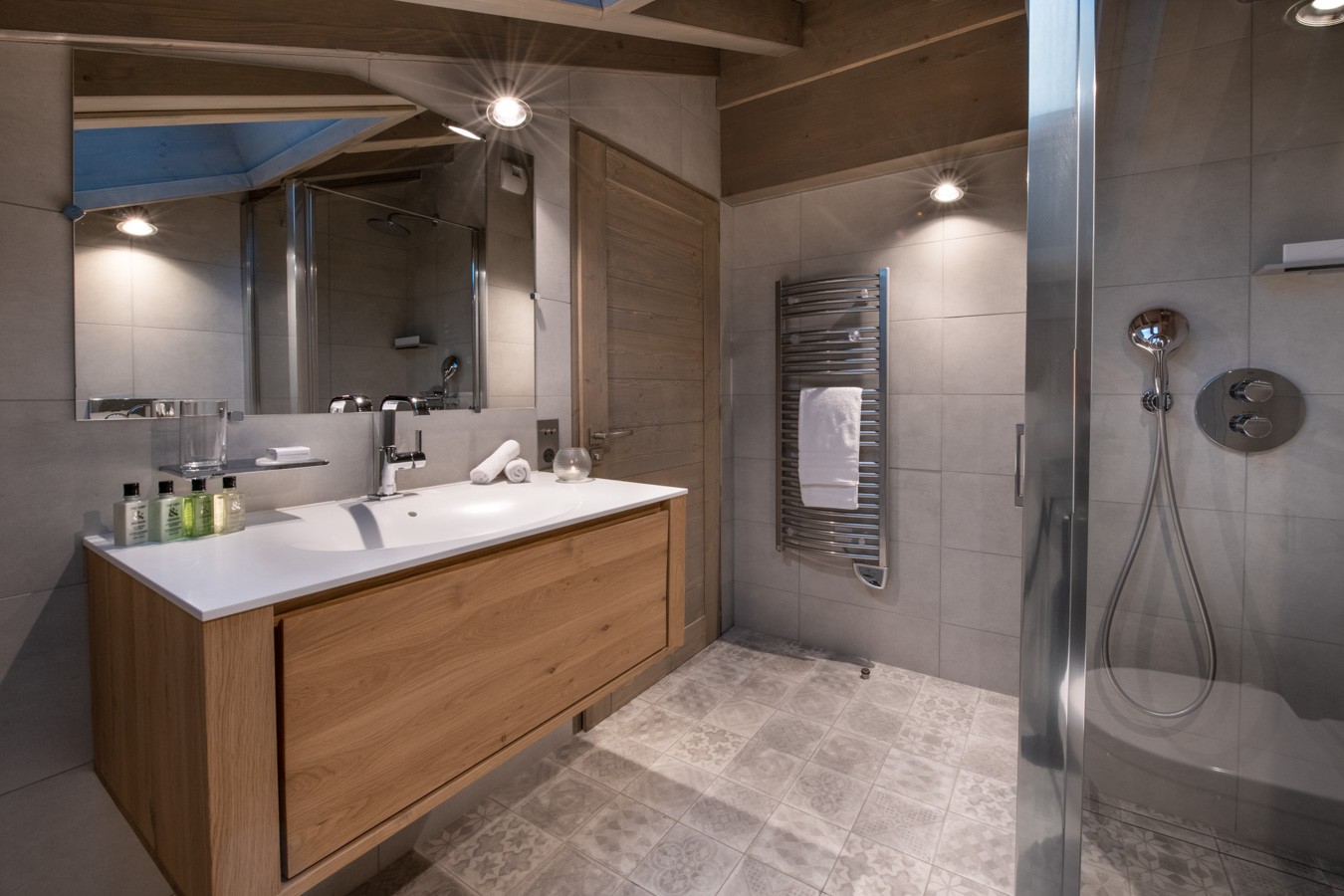 Courchevel 1650 Luxury Rental Appartment Amerile Bathroom