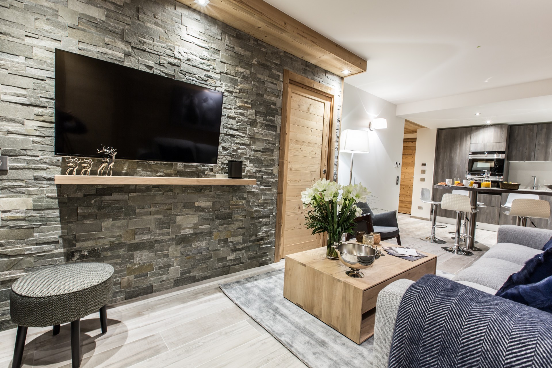 Courchevel 1650 Luxury Rental Appartment Amicite Living Room 2