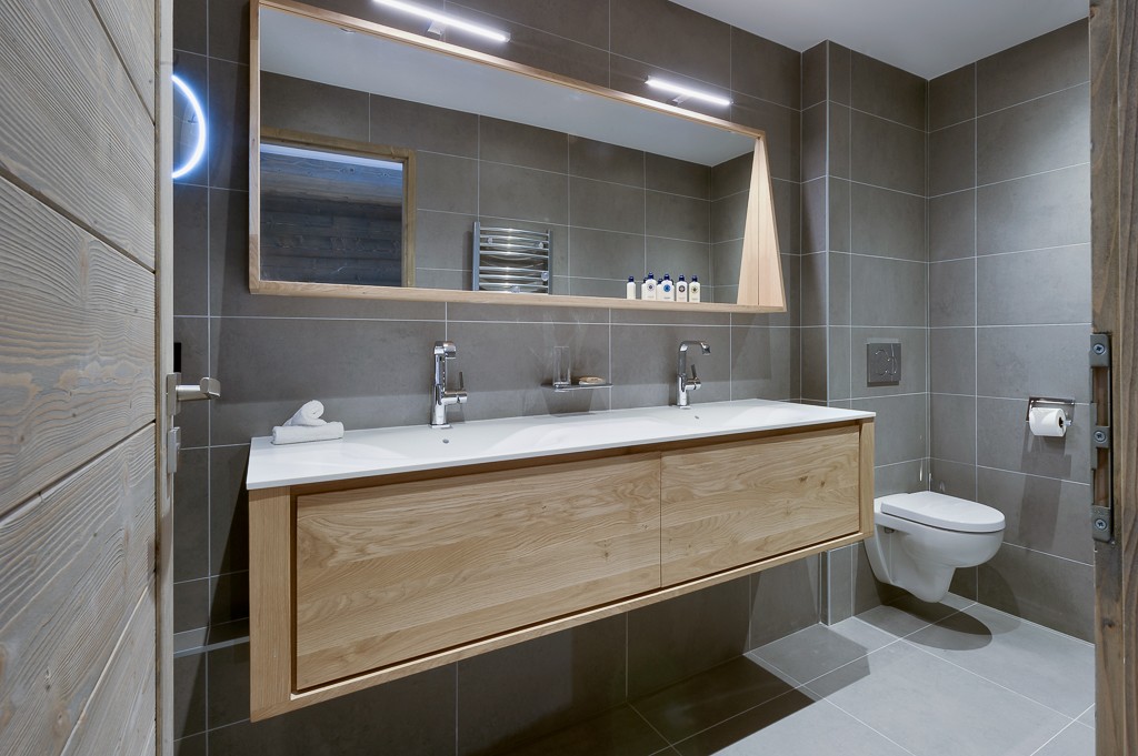 Courchevel 1650 Luxury Rental Appartment Angelite Bathroom 4