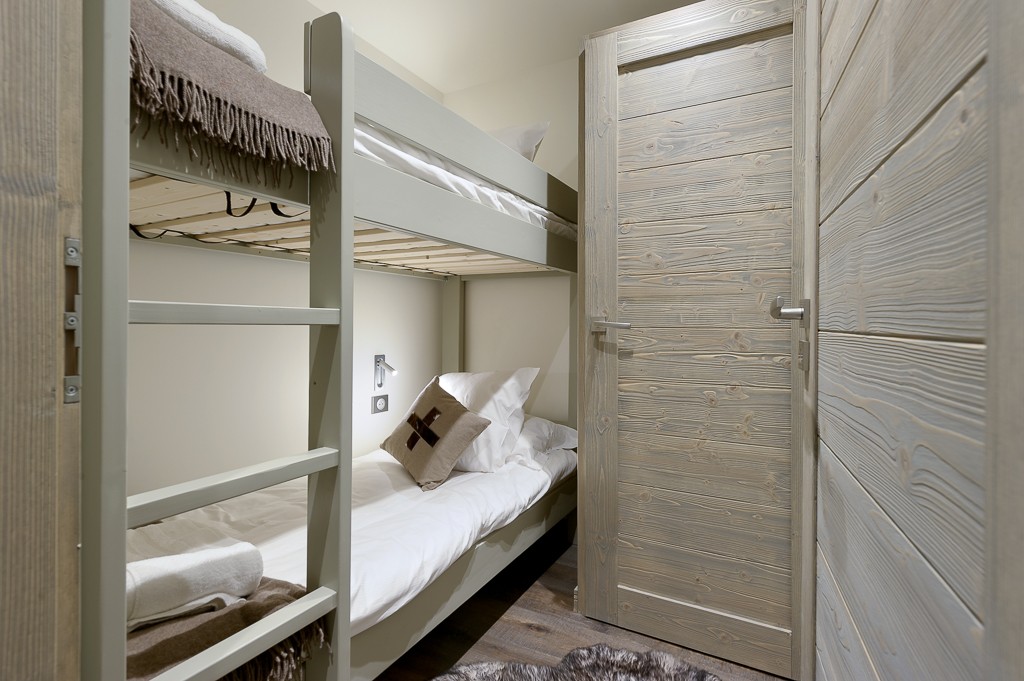 Courchevel 1650 Luxury Rental Appartment Apatite Bedroom