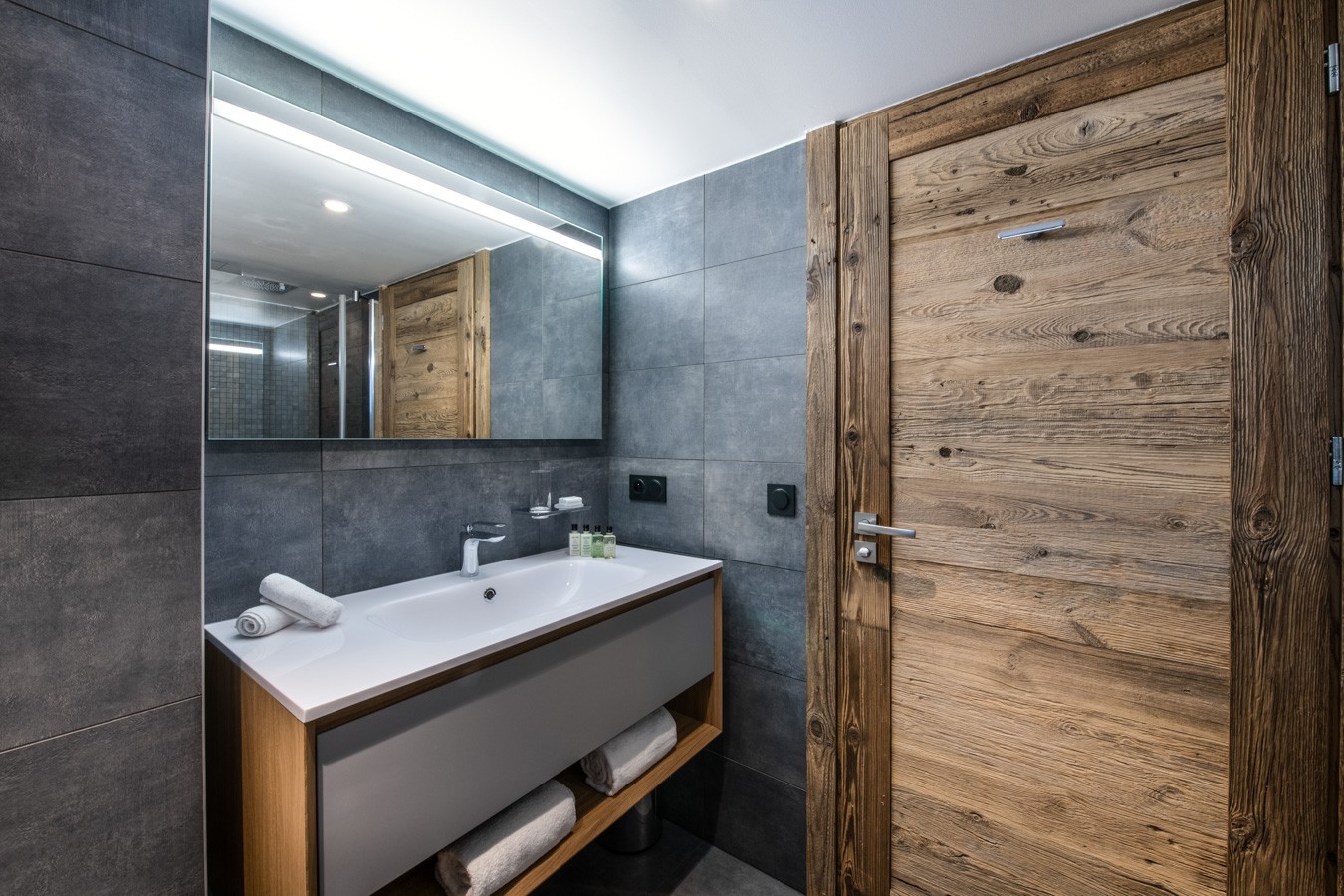 Courchevel 1650 Luxury Rental Appartment Aurolite Bathroom 3