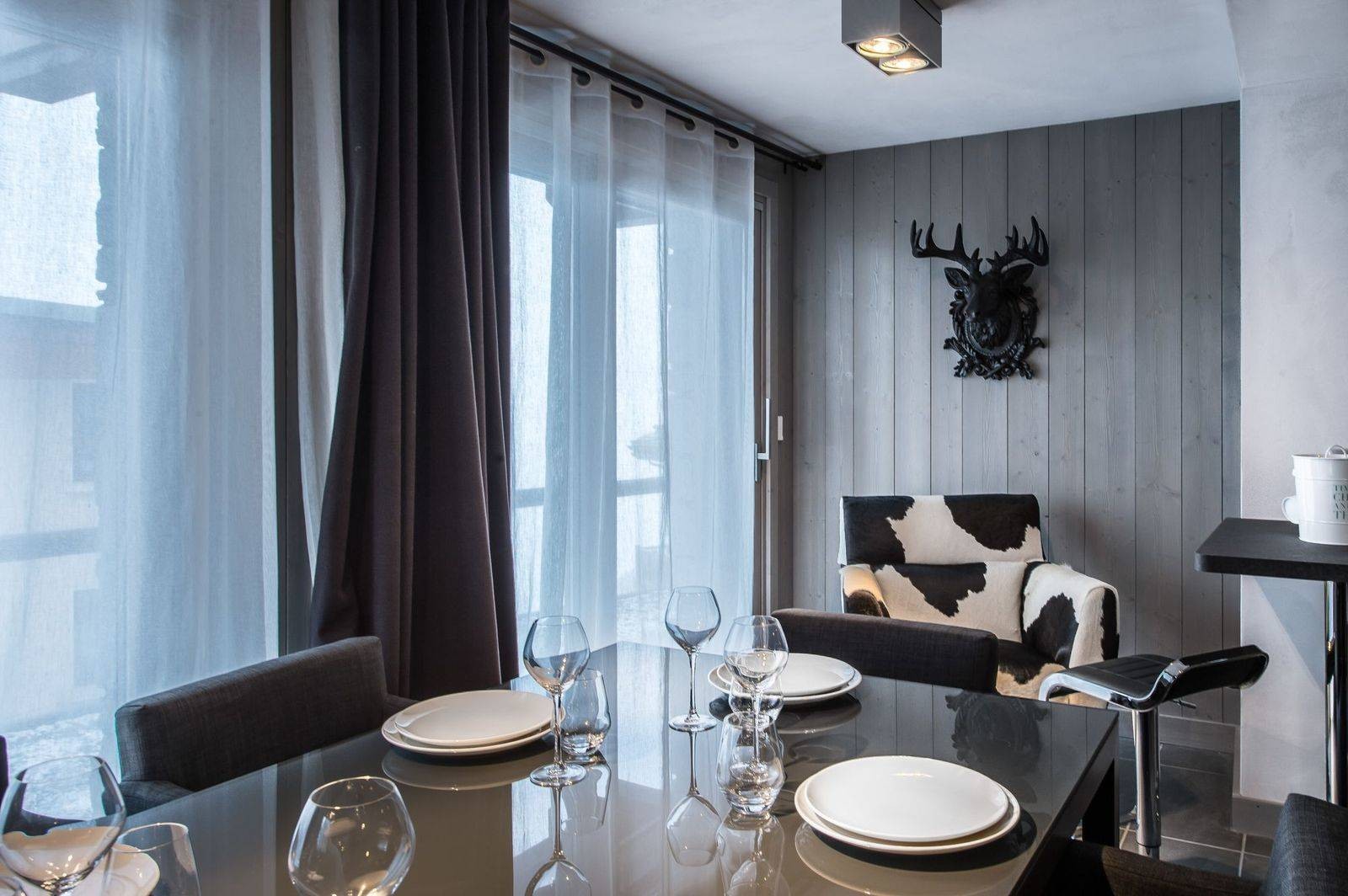 Courchevel 1650 Luxury Rental Appartment Dalersi Dining Room