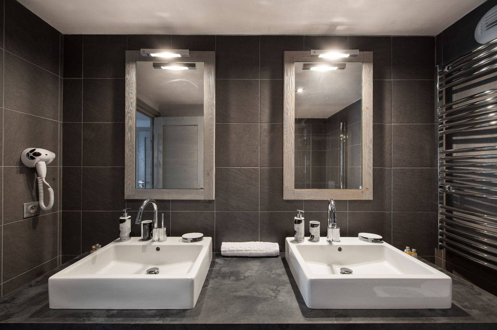 Courchevel 1650 Luxury Rental Appartment Neustadelite Bathroom