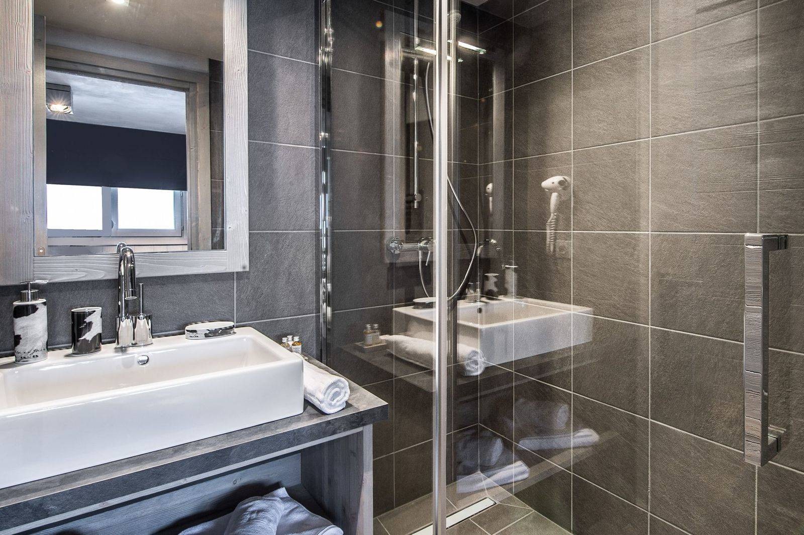 Courchevel 1650 Luxury Rental Appartment Neustadelite Bathroom 2