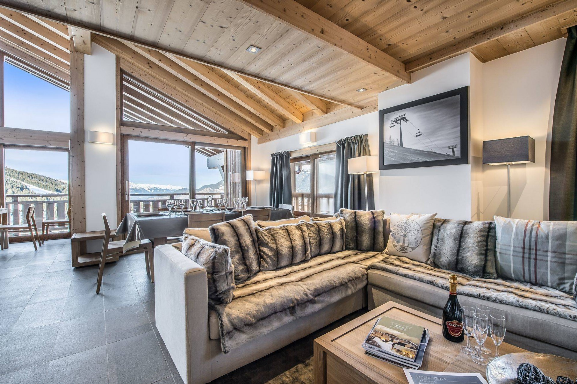 Courchevel 1650 Luxury Rental Appartment Temagamite Living Room