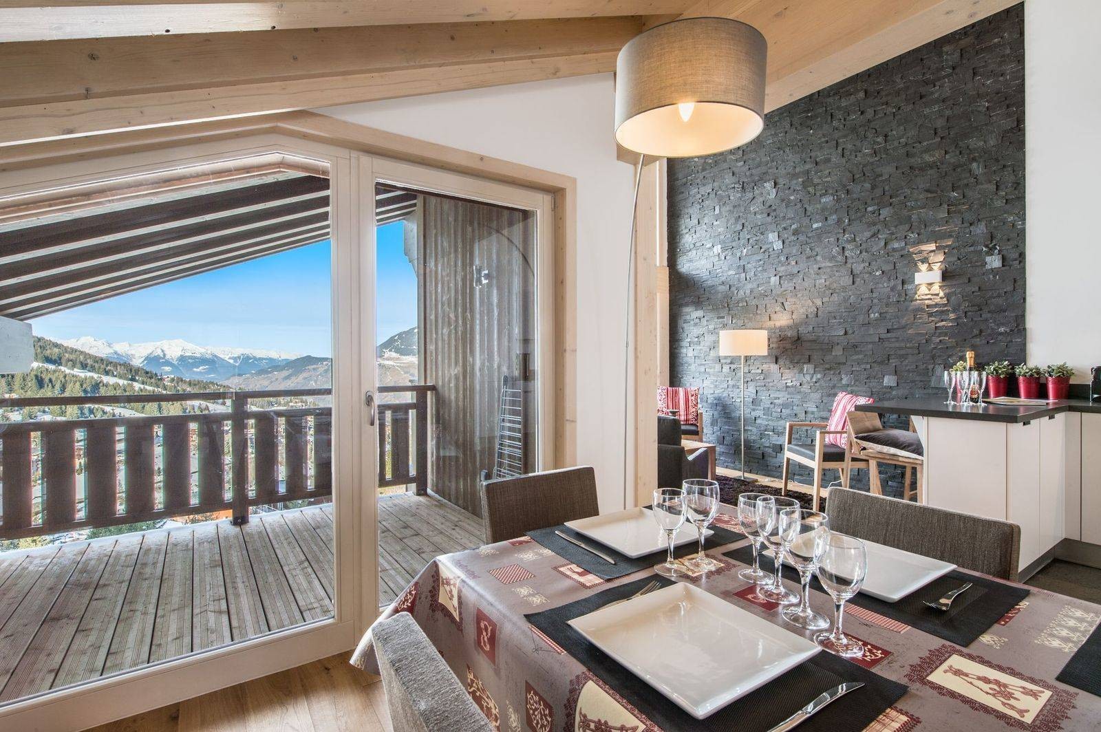 Courchevel 1650 Luxury Rental Appartment Tengerite Dining Room 2