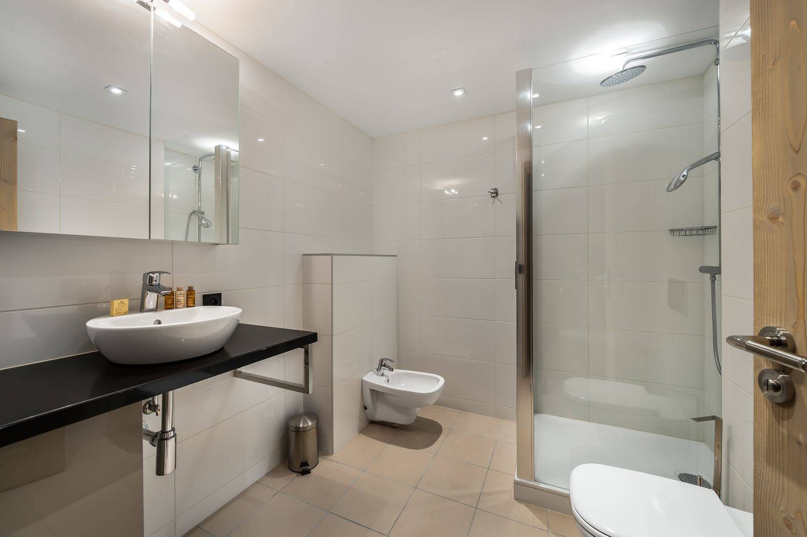 Courchevel 1650 Luxury Rental Appartment Bathroom 3