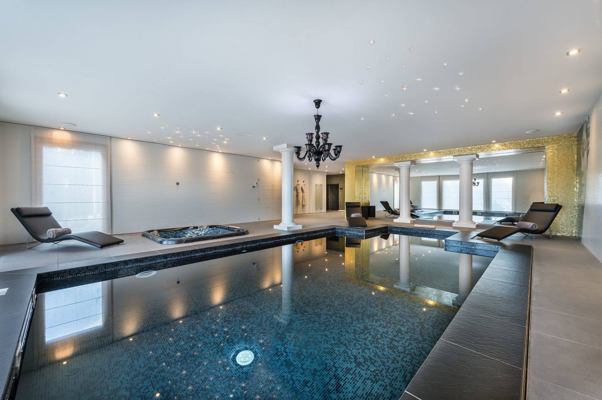 Courchevel 1650 Luxury Rental Chalet Nexiluvite Pool 2