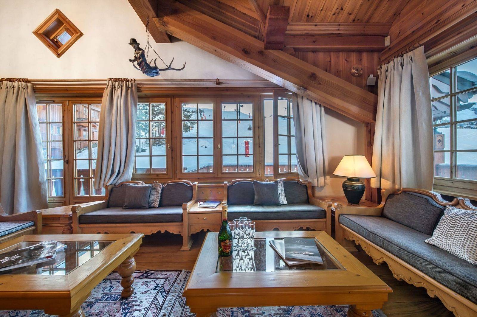 Courchevel 1650 Luxury Rental Chalet Neziluvite Living Room