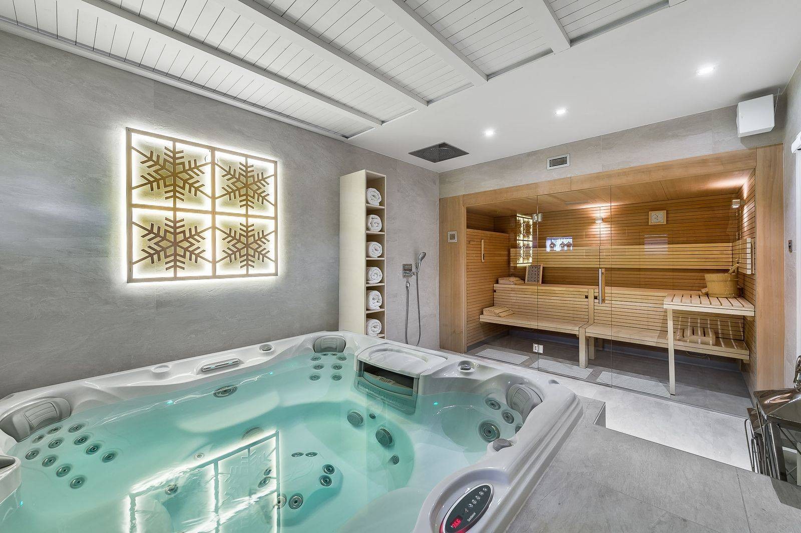 Courchevel 1650 Luxury Rental Chalet Novakelite Jacuzzi