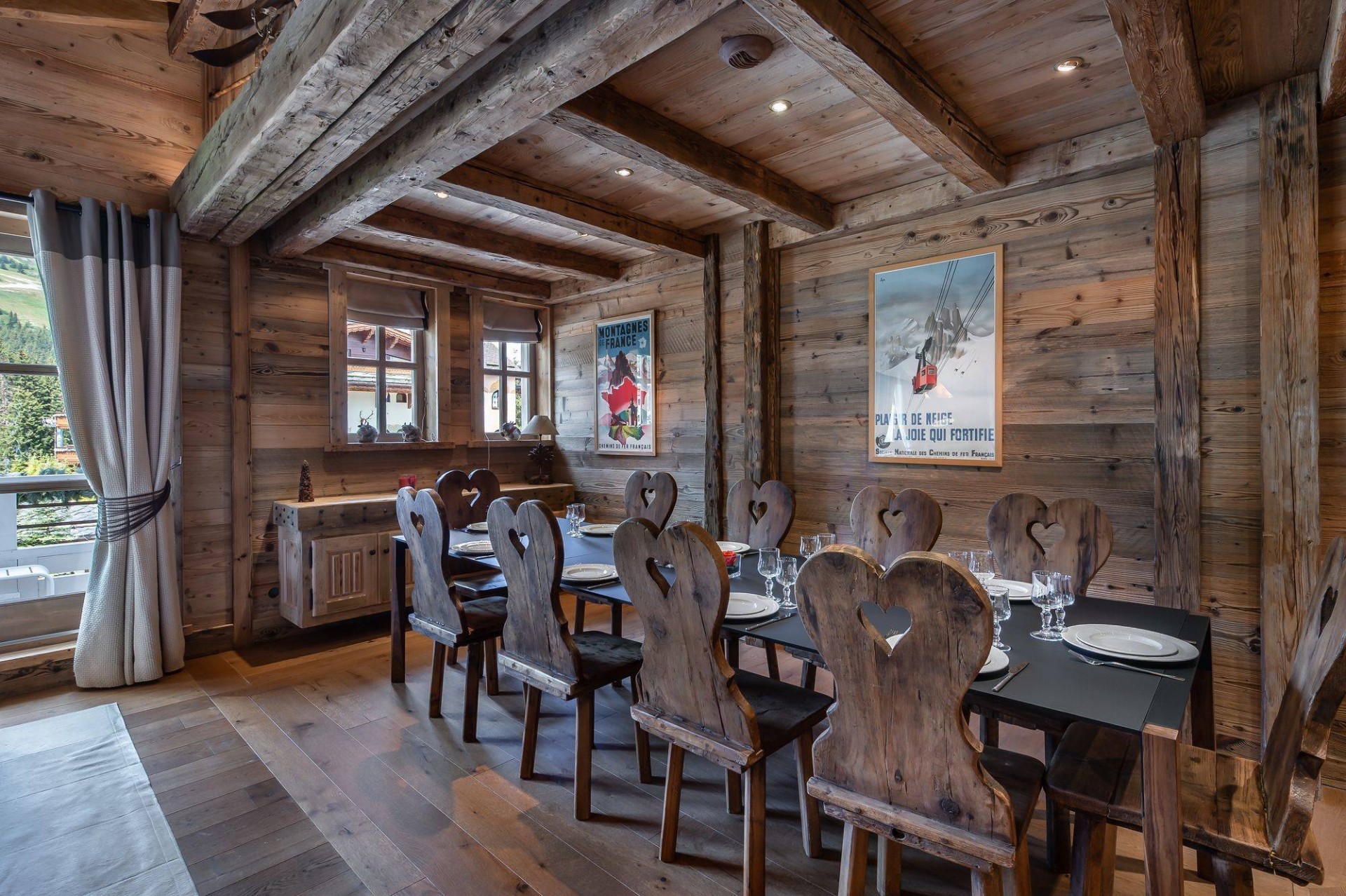 Courchevel 1850 Luxury Rental Appartment Bapilite Dining Room 2