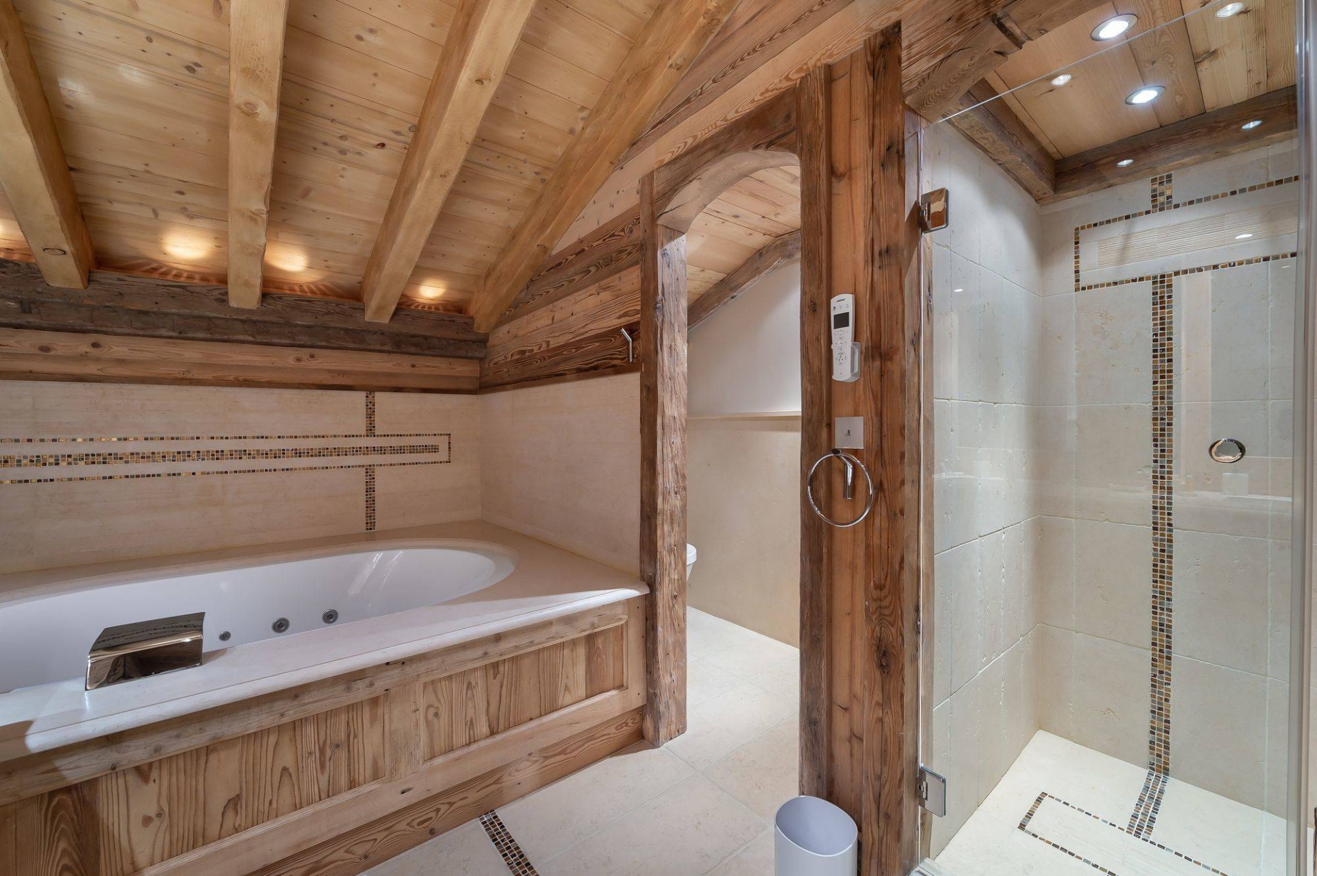 Courchevel 1850 Luxury Rental Appartment Bapilite Bathroom 2