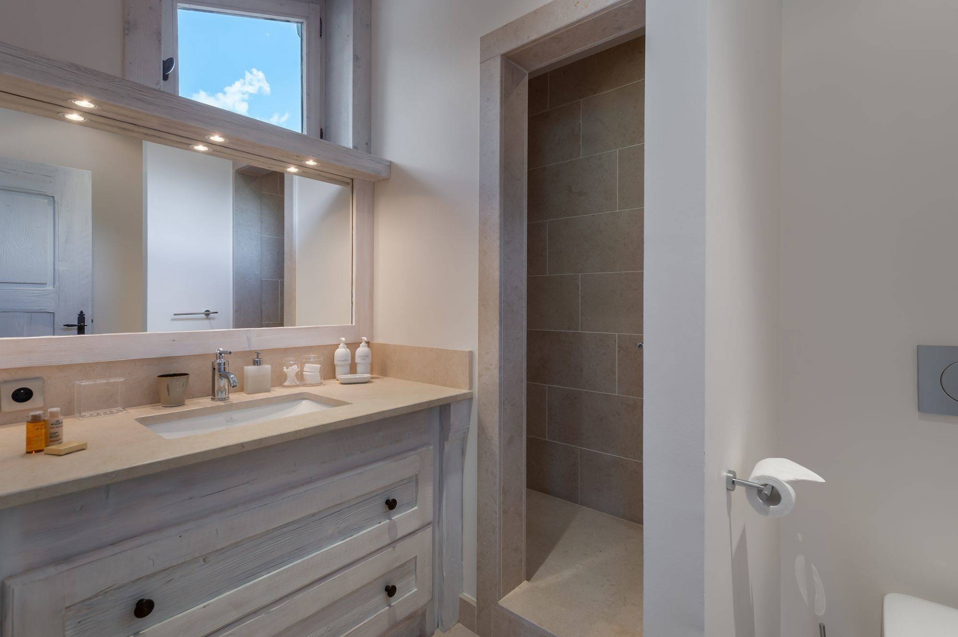 Courchevel 1850 Luxury Rental Appartment Bapilite Bathroom 4