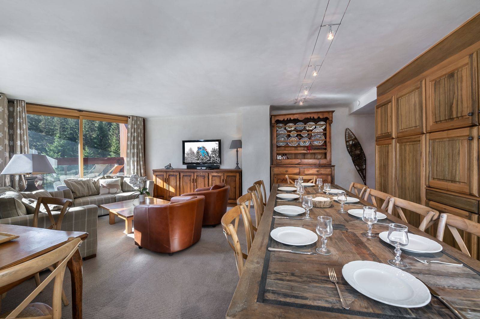 Courchevel 1850 Luxury Rental Appartment Celsiane Dining Room 2