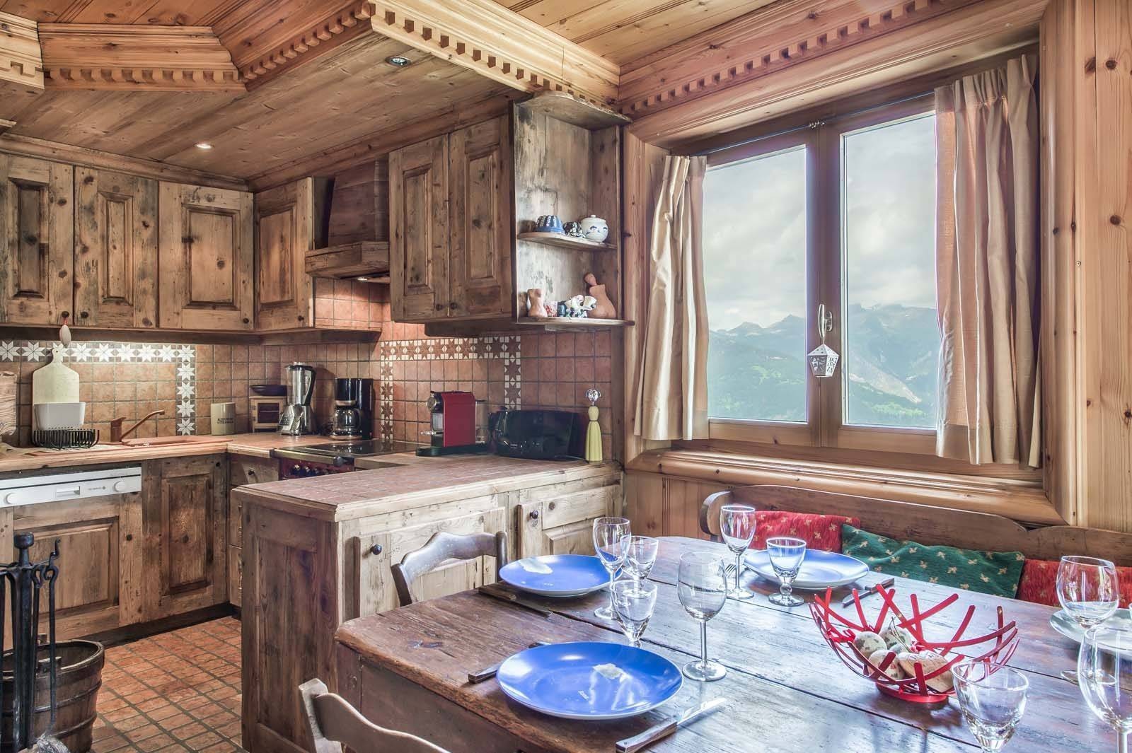 Courchevel 1850 Luxury Rental Appartment Mereli Dining Room 2