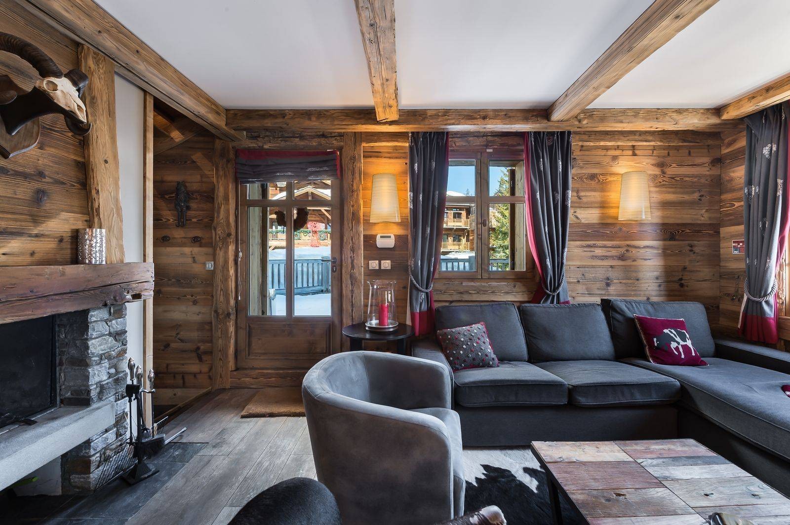 Courchevel 1850 Luxury Rental Chalet Cesarolite Living Room 4