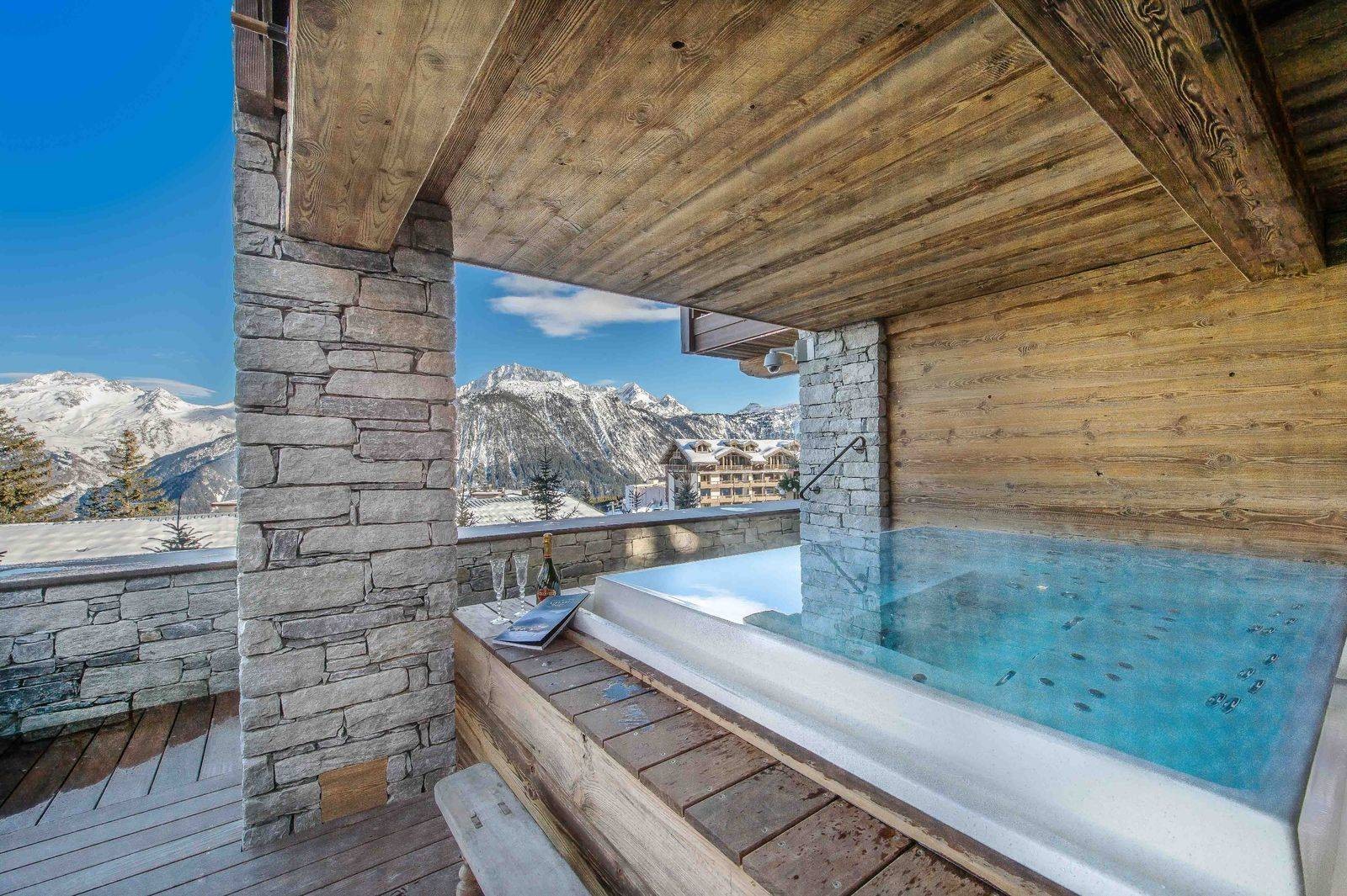 Courchevel 1850 Location Chalet Luxe Chudobaïte Outdoor Jacuzzi