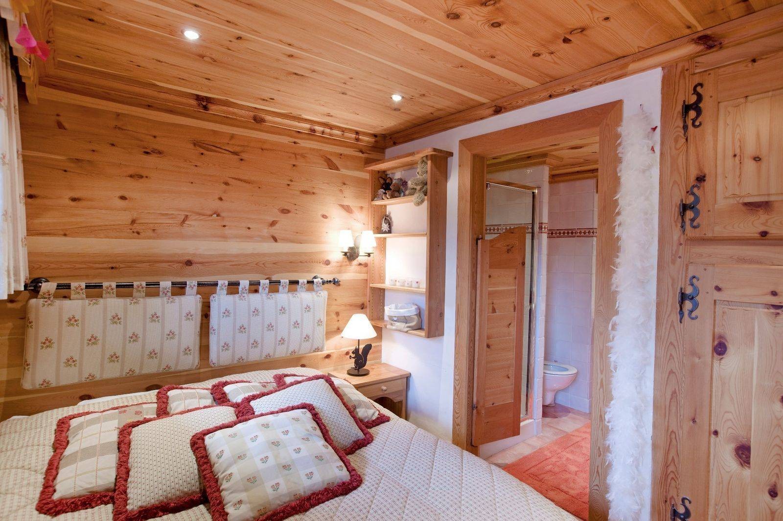 Courchevel 1850 Luxury Rental Chalet Tancoite Bedroom