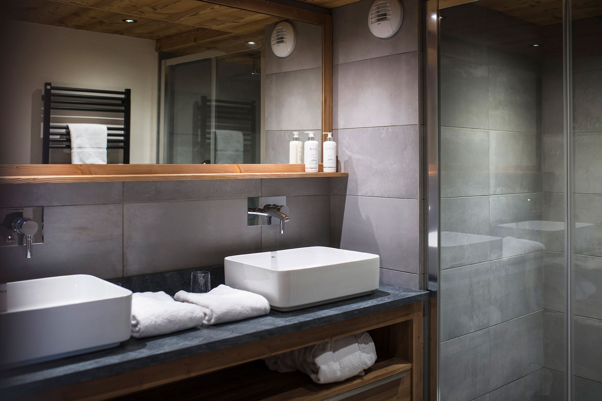 La Clusaz Location Chalet Luxe Glycone Douche 