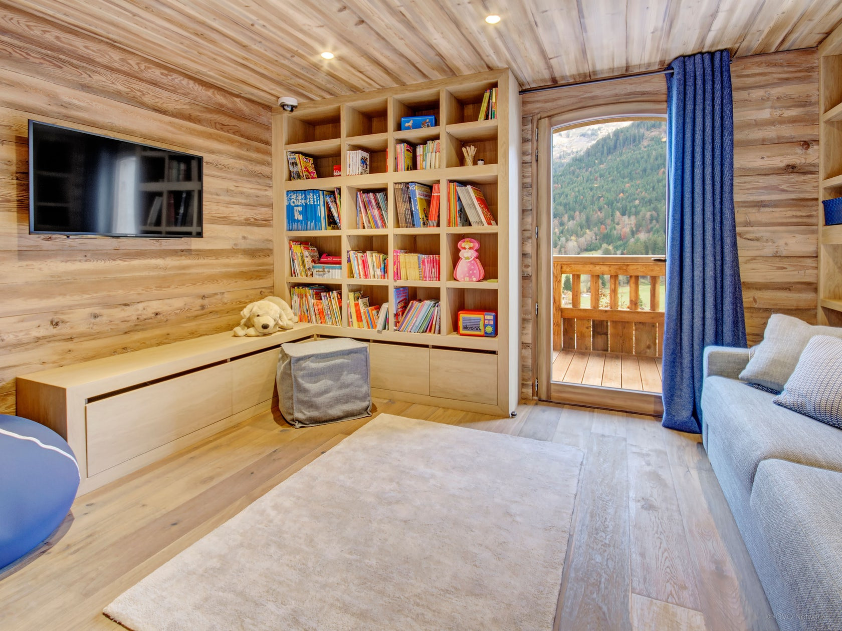 La Clusaz Location Chalet Luxe Lawadite Coin TV