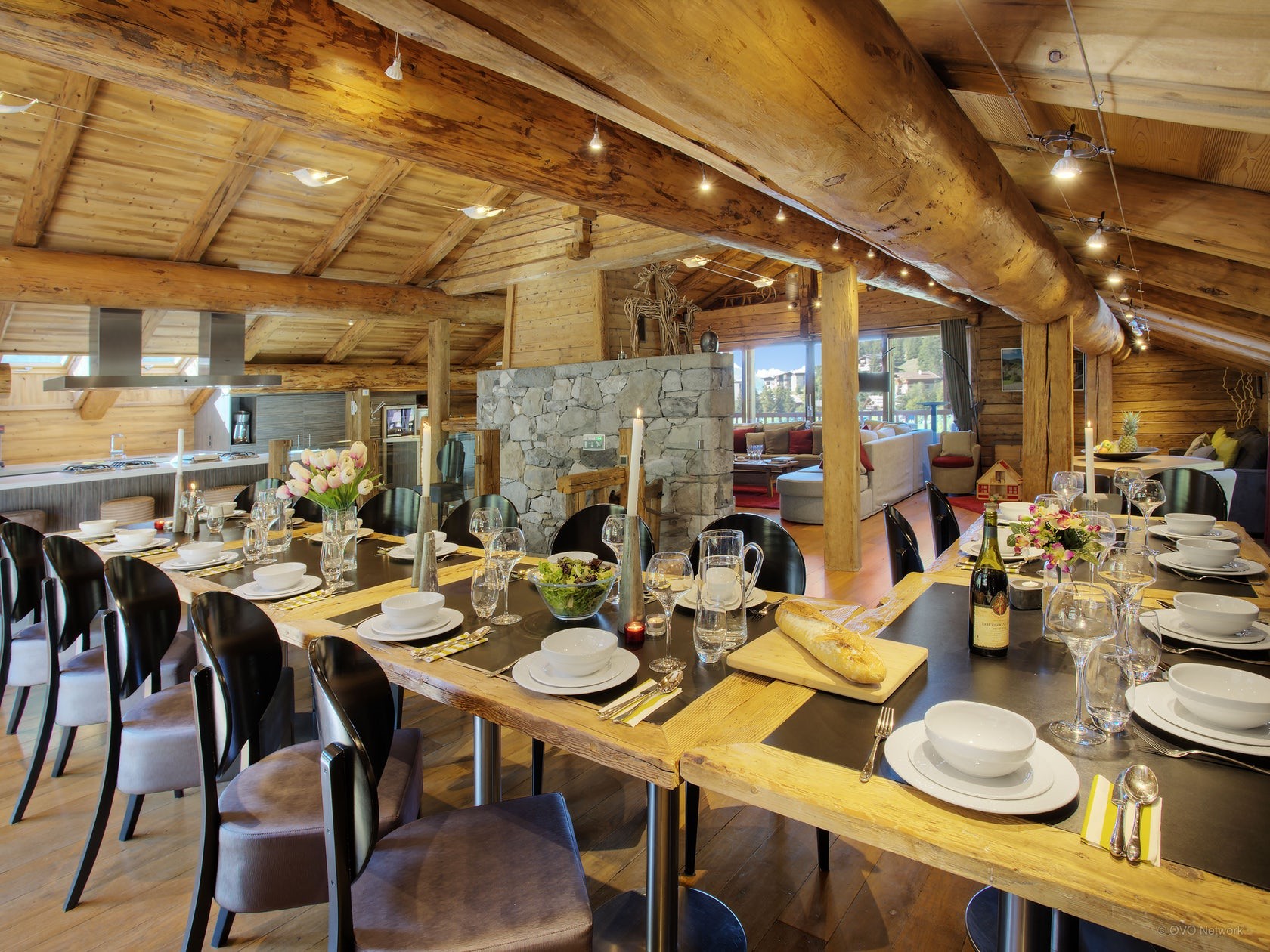 La Clusaz Luxury Rental Lawsonite Dining Room