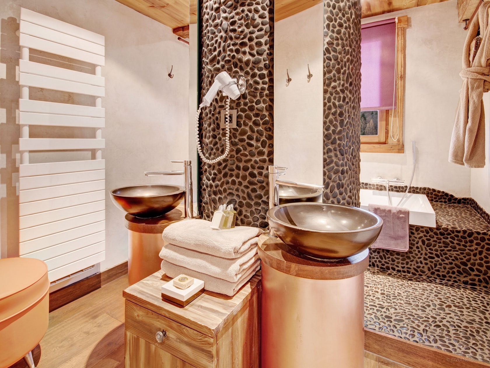 La Clusaz Luxury Rental Lawsonite Bethroom