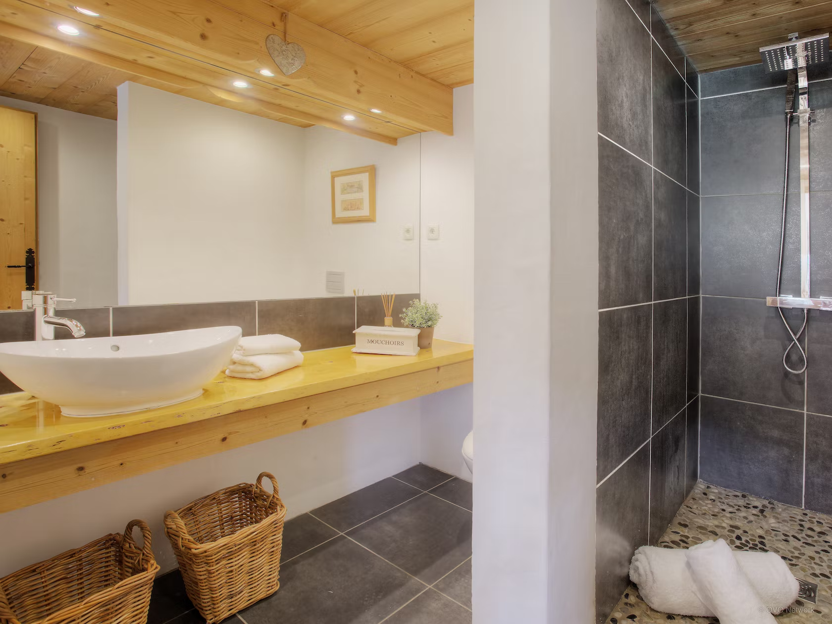 La Clusaz Location Chalet Luxe Ledouwite Douche 2 