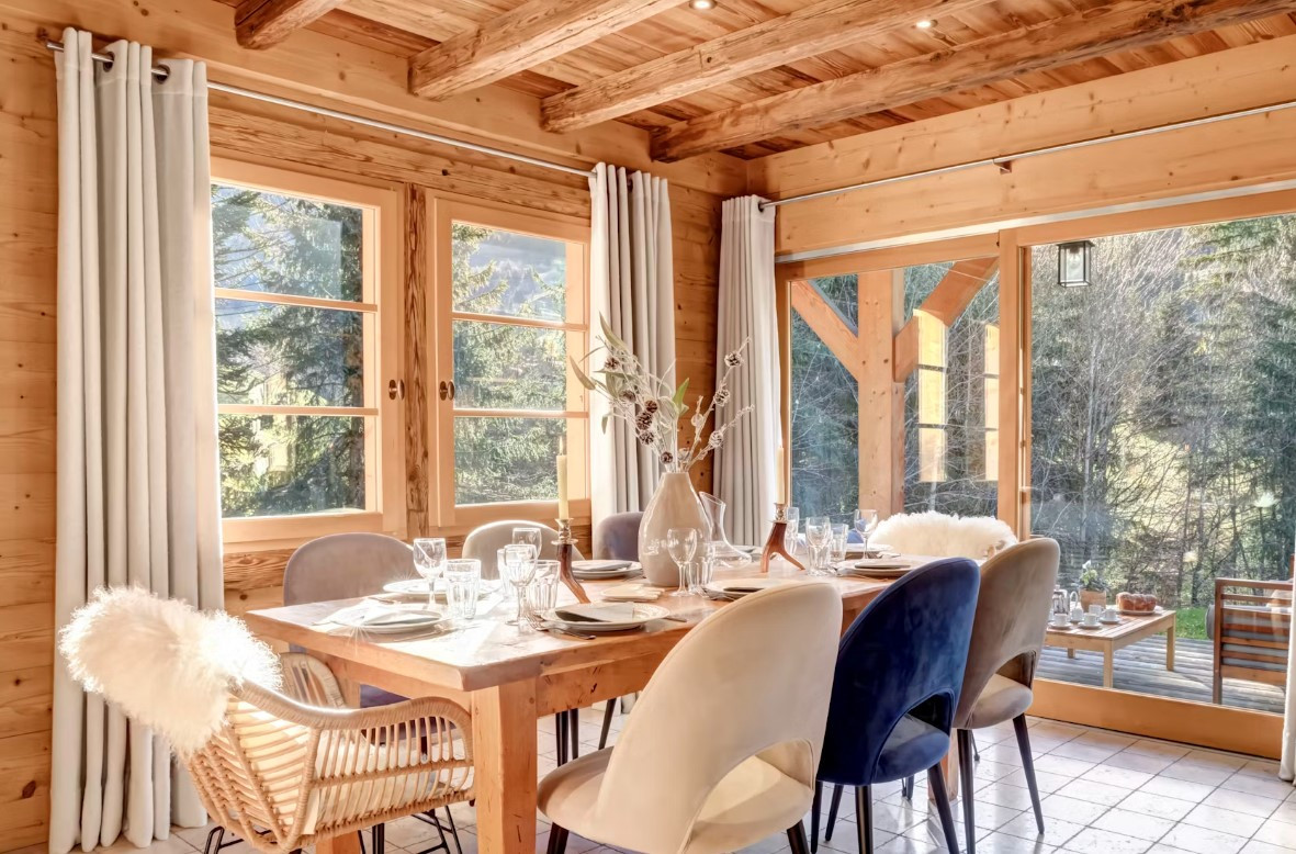 La Clusaz Location Chalet Luxe Liwadite Salle A Manger