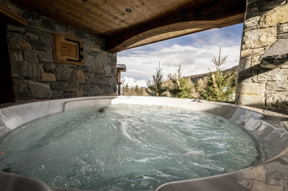 La Plagne 1800 Location Chalet Luxe Lugia Jacuzzi 