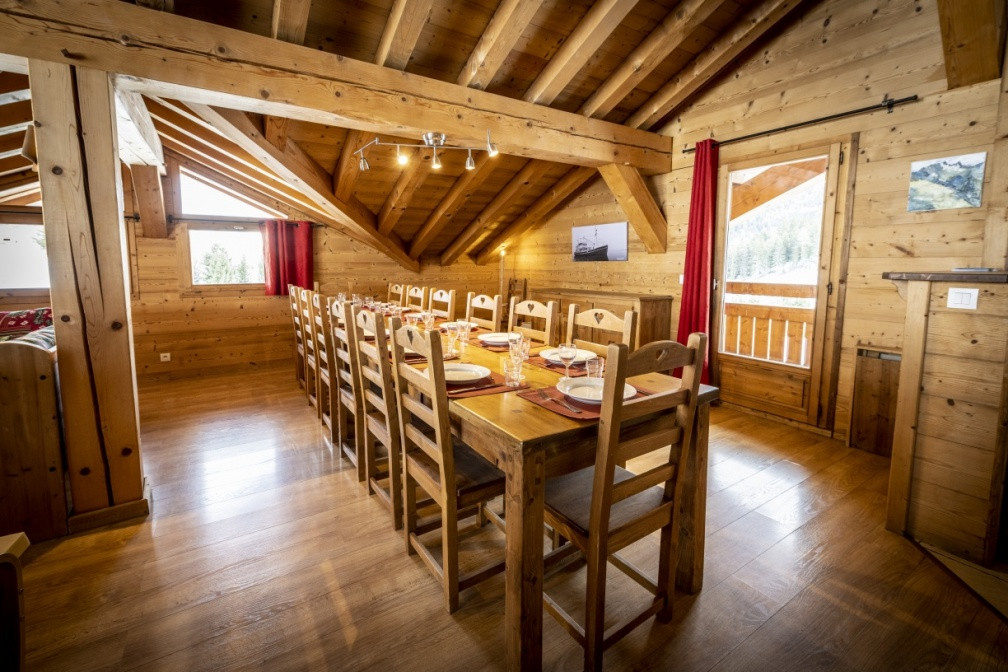 La Plagne 1800 Location Chalet Luxe Pyran Salle A Manger 2