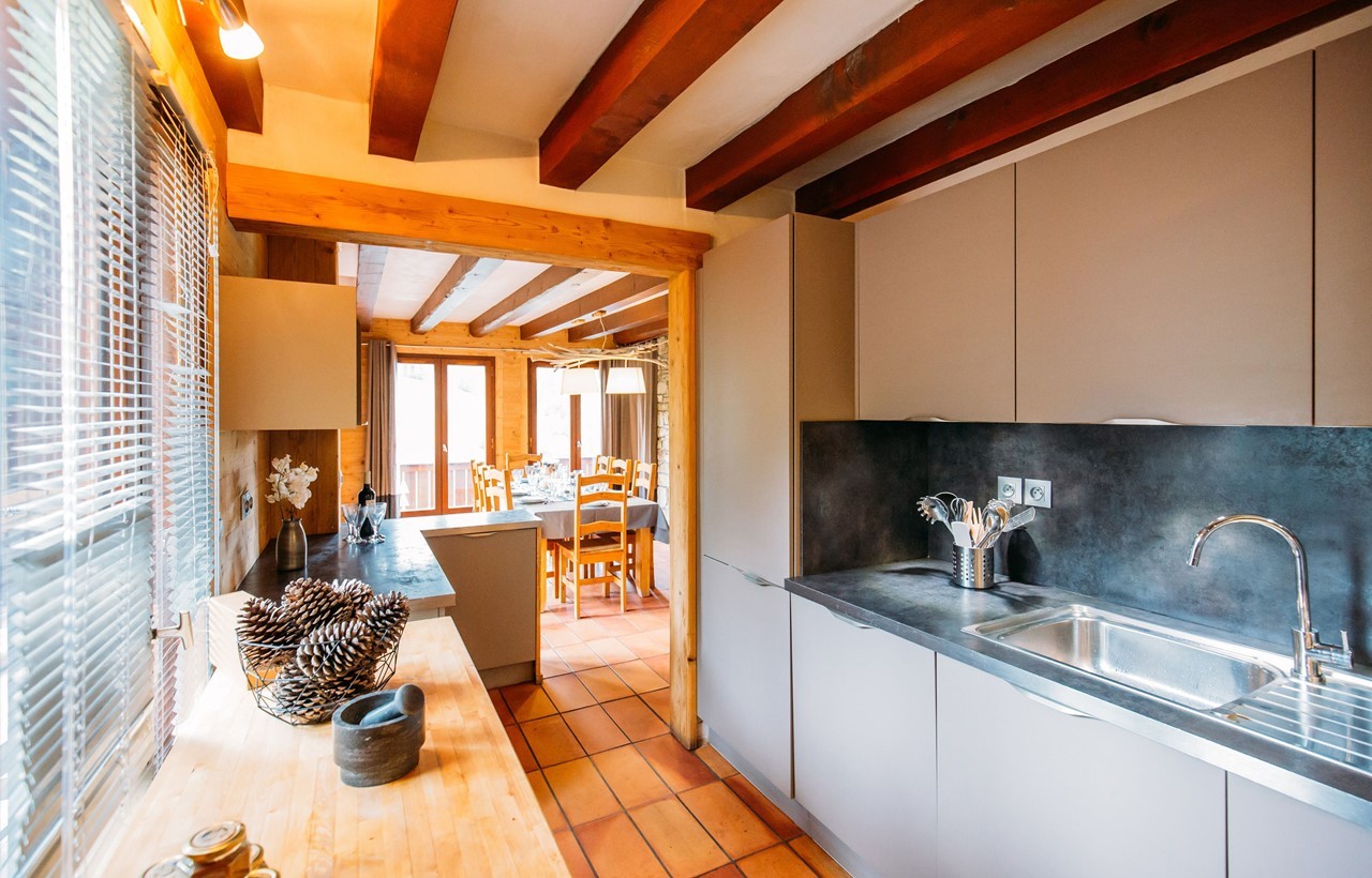 La Plagne Luxury Rental Chalet Jadéite Verte Kitchen