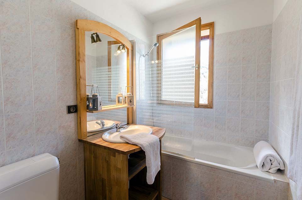 La Plagne Luxury Rental Chalet Jadéite Verte Bathroom