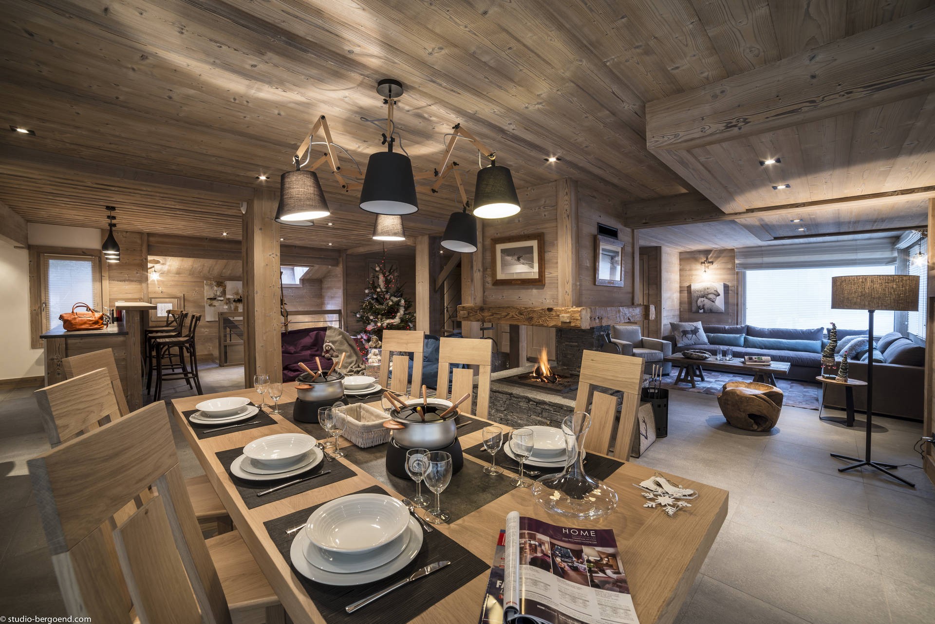 La Tania Location Chalet Luxe Counite Table A Manger