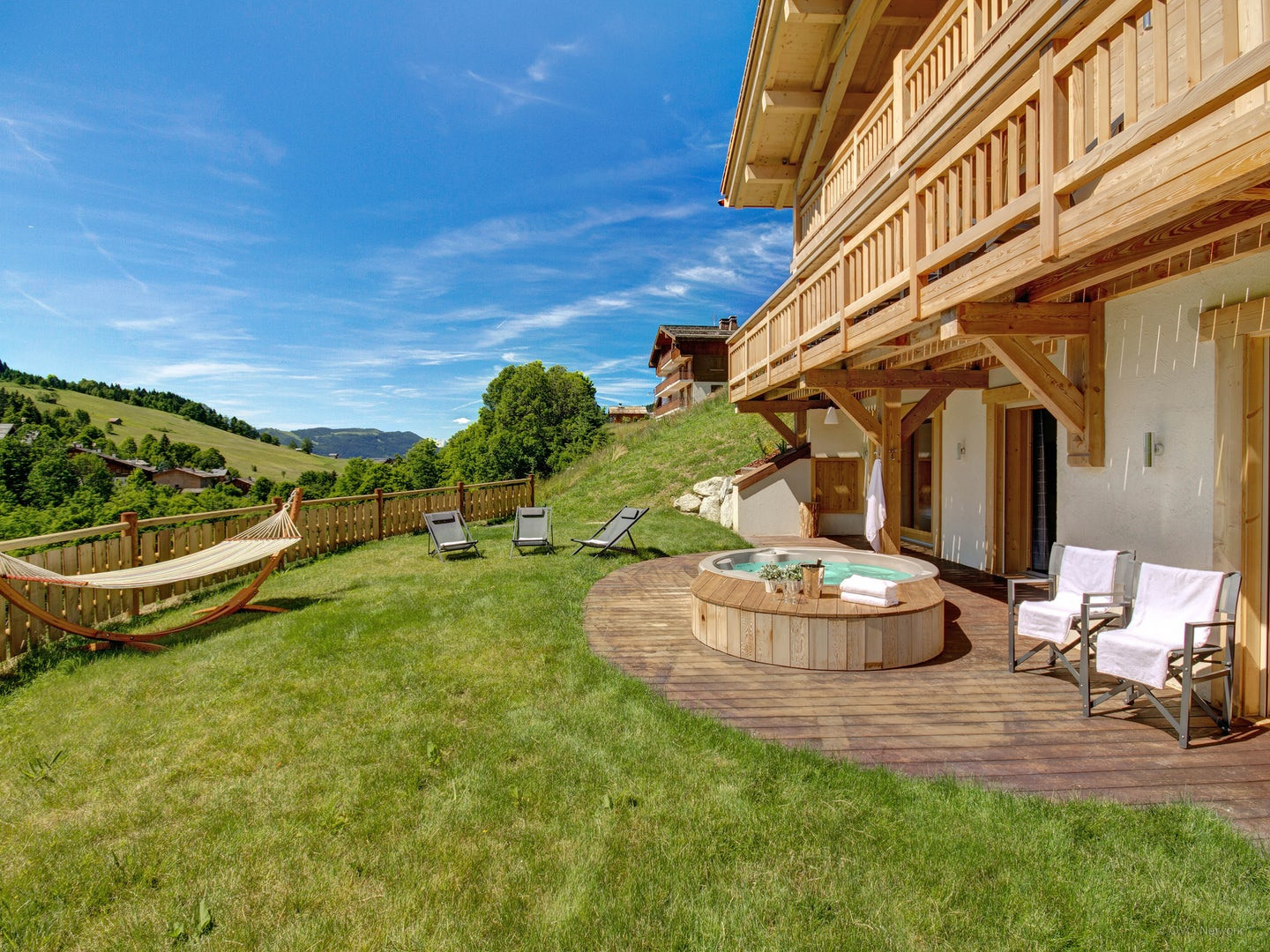 Le Grand Bornand Location Chalet Luxe Leumerin Jardin 