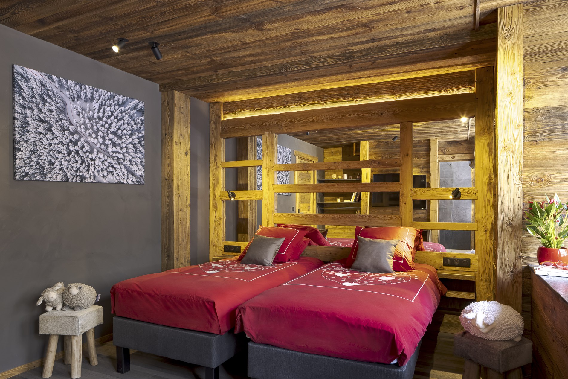 Les Deux Alpes Luxury Rental Chalet Cervantute Bedroom 3