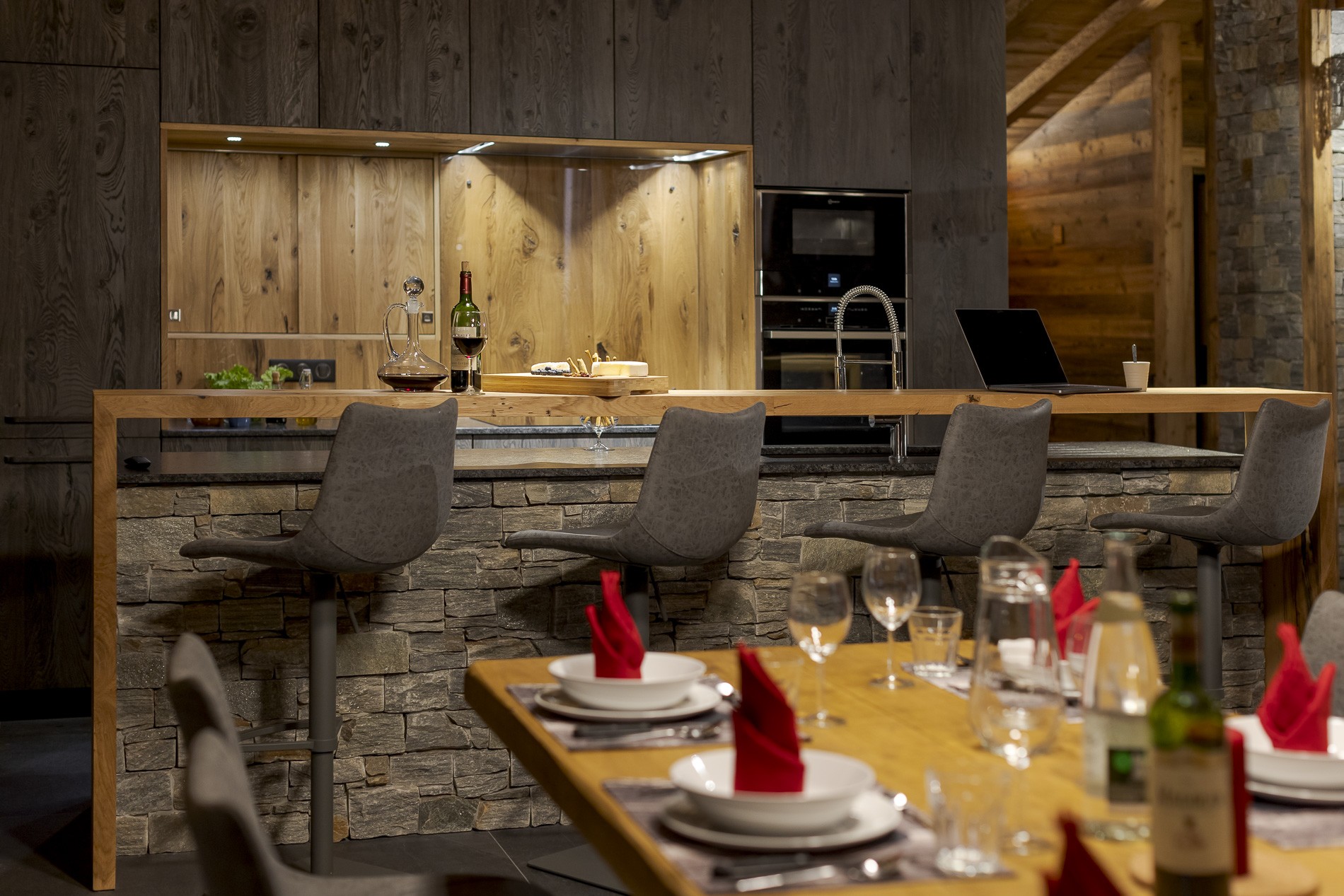 Les Deux Alpes Luxury Rental Chalet Cervantute Kitchen 2