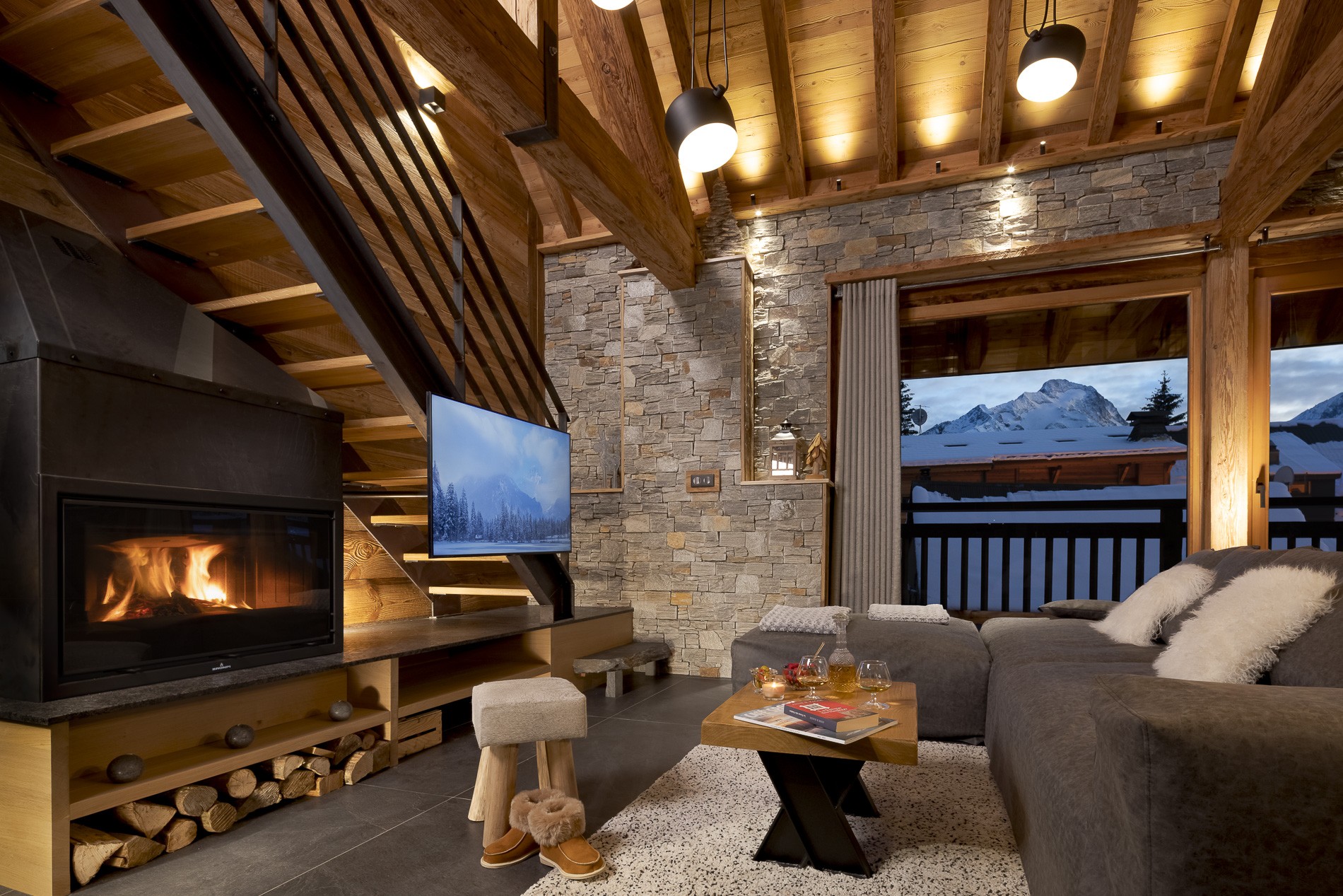 Les Deux Alpes Luxury Rental Chalet Cervantute Living Room 2